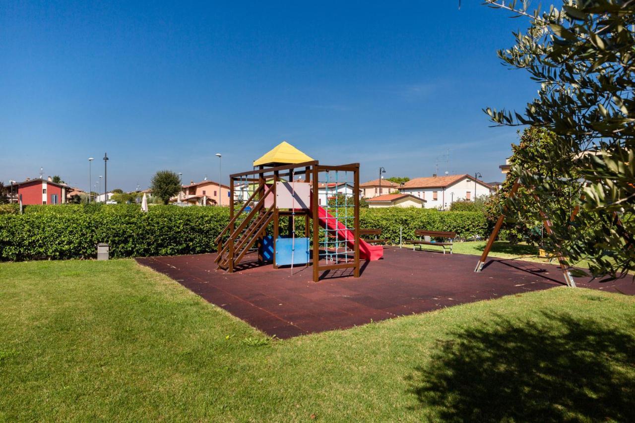 סירמיונה Appartamento Atlantis מראה חיצוני תמונה
